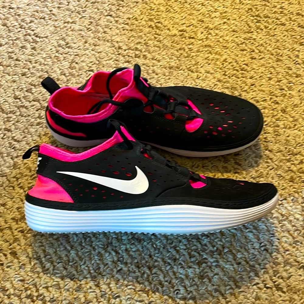 Nike Solar Soft